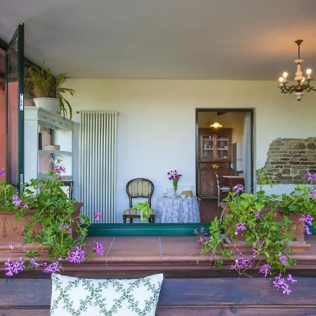 Serene Holiday In San Giovanni With Garden