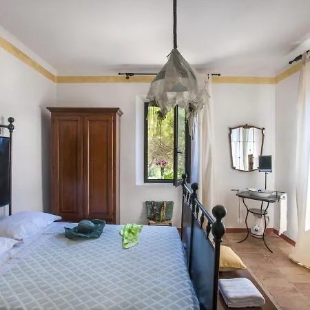 Serene Holiday In San Giovanni With Garden Casa vacanze